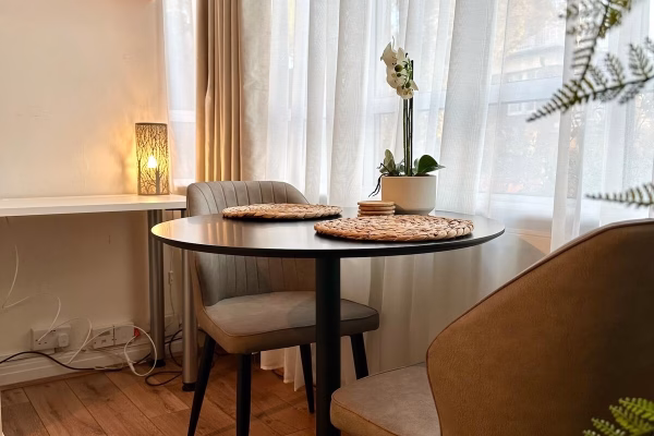 London Studio Flat 2