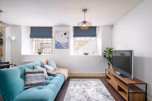 Riverside Flat in London 3