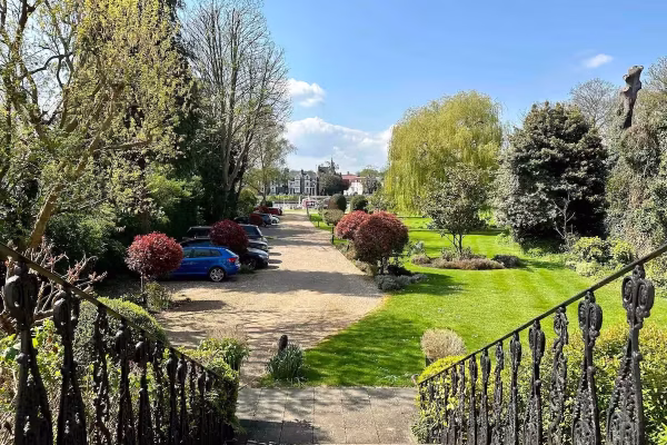 Riverside Flat in London 4